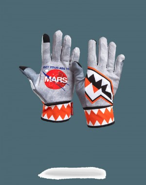 Manusi Sprayground Mission To Mars: Mars Shark (Buzz Aldrin Collab) Gloves | 739861-UWY