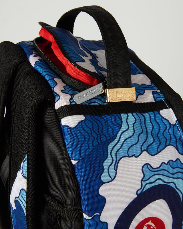 Rucsac Sprayground The Shark Wave (Made From 100% Recycled Plastic Bottles From The Ocean | 846795-LMV